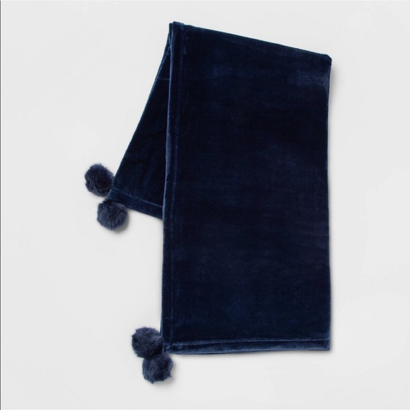 Opalhouse Other - Opalhouse plush throw with faux fur poms